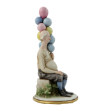 Купить дорогую и редкую статуэтку из фарфора