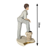 Статуэтка девушка в брючном костюме осень фарфор 22 см