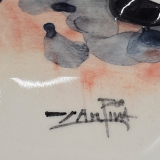 Подставка статуэтки Zampiva - Снимайте крупным планом — каждая деталь заслуживает внимания. Эта красота создана для восхищения!