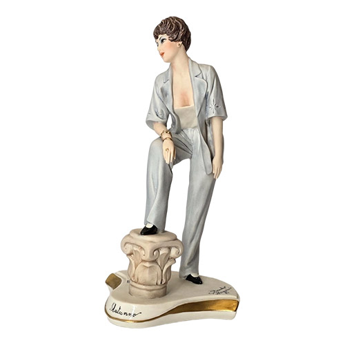 Статуэтка «Осень (Девушка в брючном костюме)», фарфор, Elite&Fabris