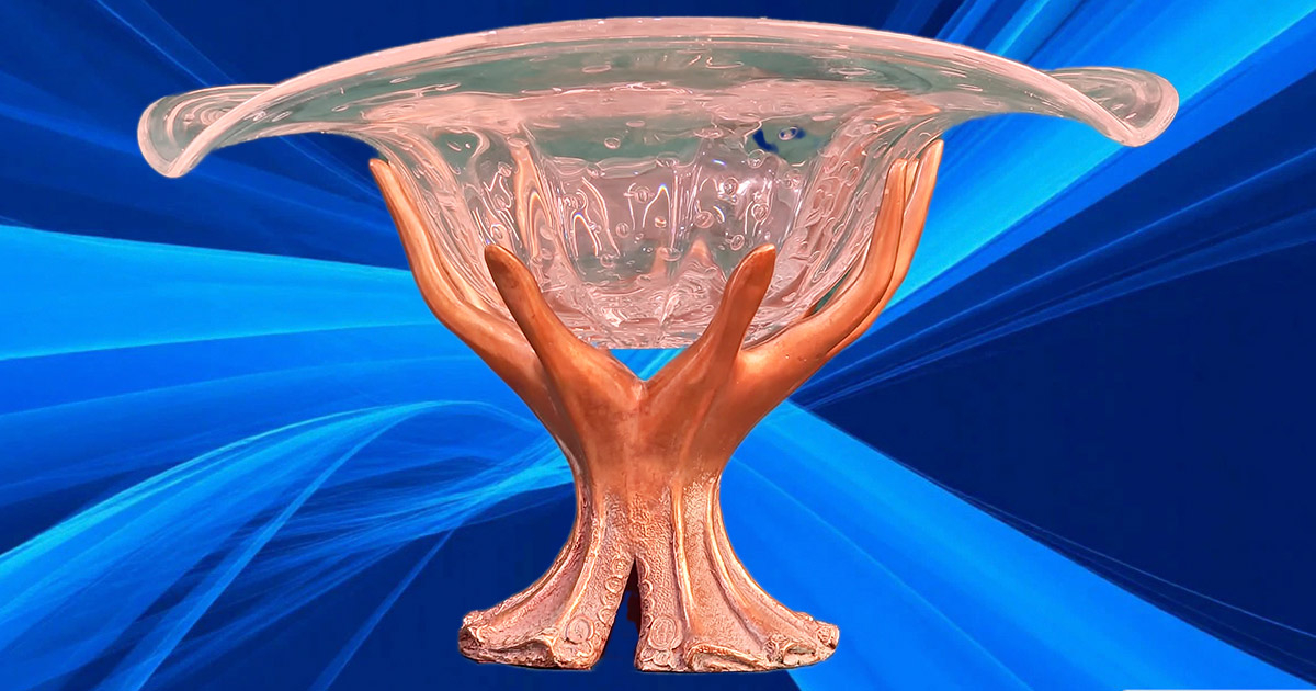 Настольная ваза‑фруктовница «Объятия», Venturi Arte, Италия. Бронза, размер: h29, d 44см. Скульптор Gilbert Kruft